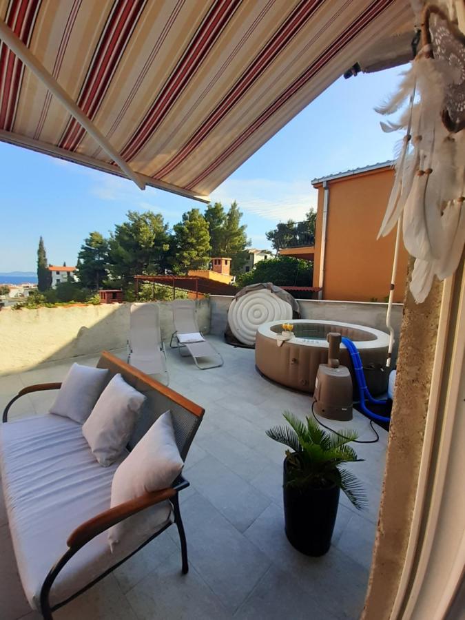 Apartment Lucky With Jacuzzi Trogir Dış mekan fotoğraf