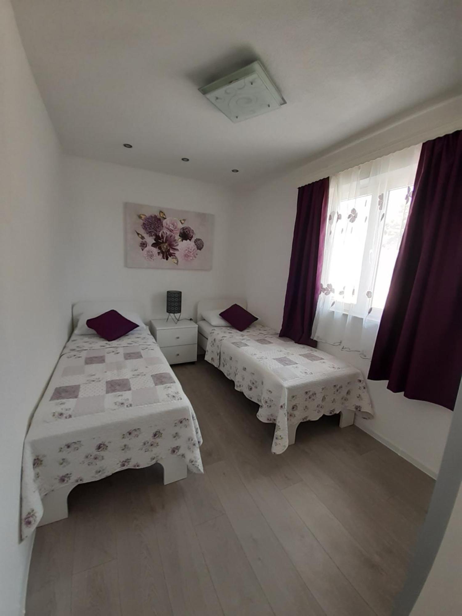 Apartment Lucky With Jacuzzi Trogir Oda fotoğraf