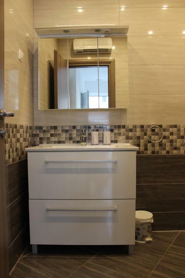 Apartment Lucky With Jacuzzi Trogir Dış mekan fotoğraf
