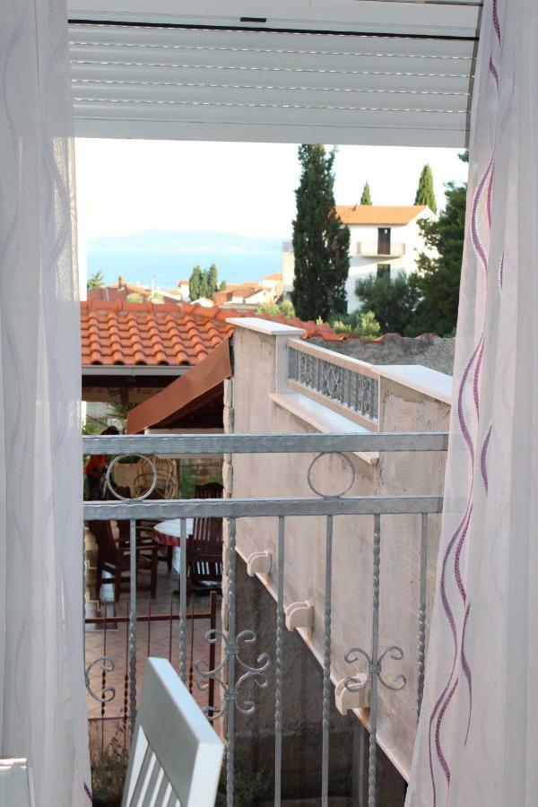 Apartment Lucky With Jacuzzi Trogir Dış mekan fotoğraf