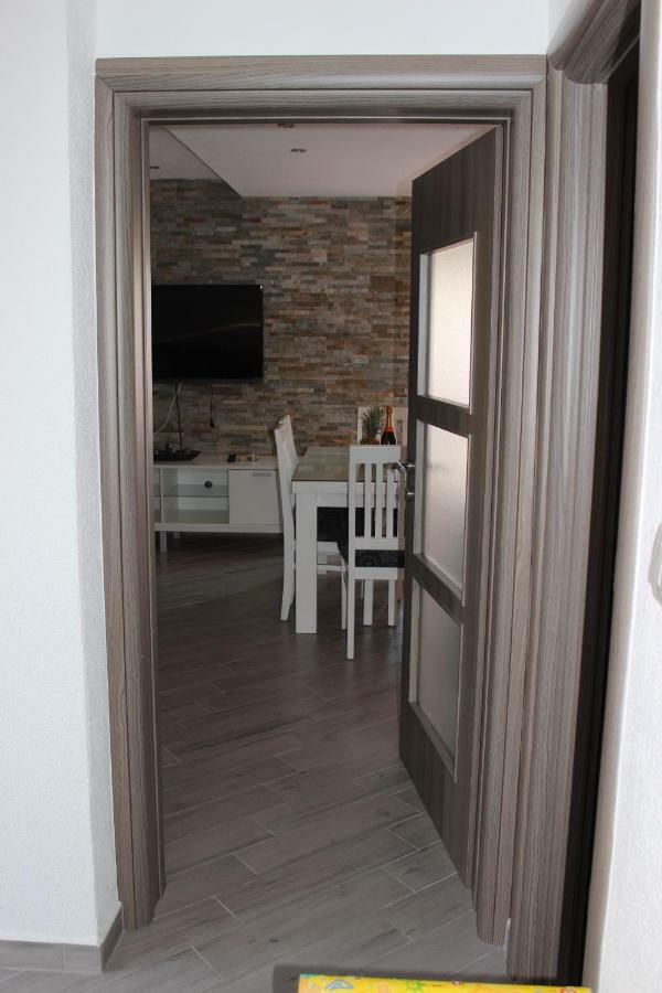 Apartment Lucky With Jacuzzi Trogir Dış mekan fotoğraf