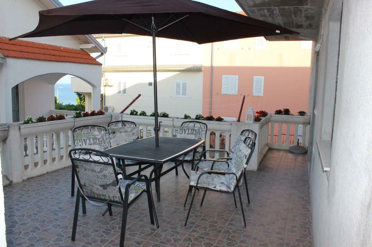 Apartment Lucky With Jacuzzi Trogir Dış mekan fotoğraf